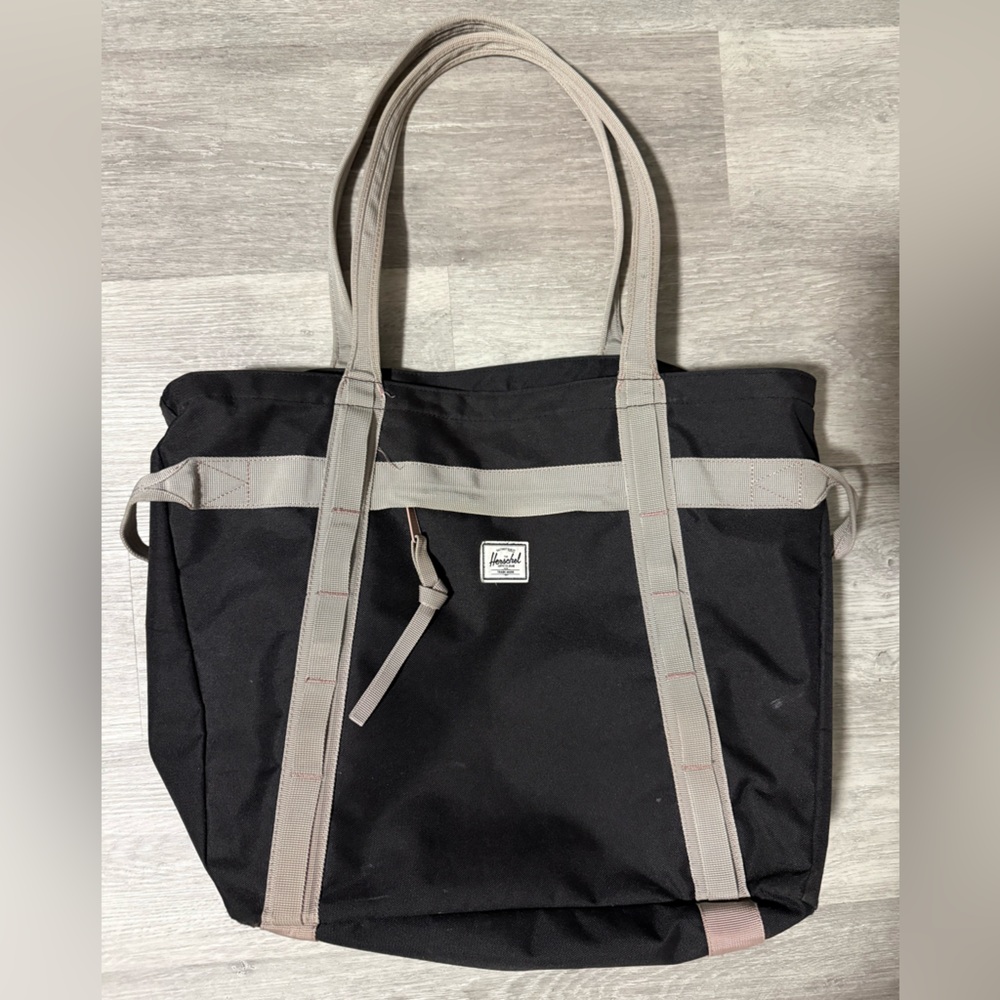 Herschel Tote